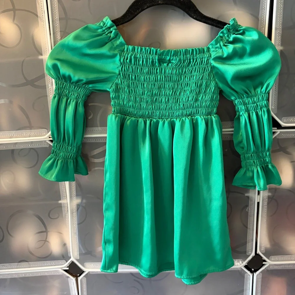 Lilly Pulitzer Girls Emerald Green Satin Smocked Puff Sleeve Dress XS 2-3